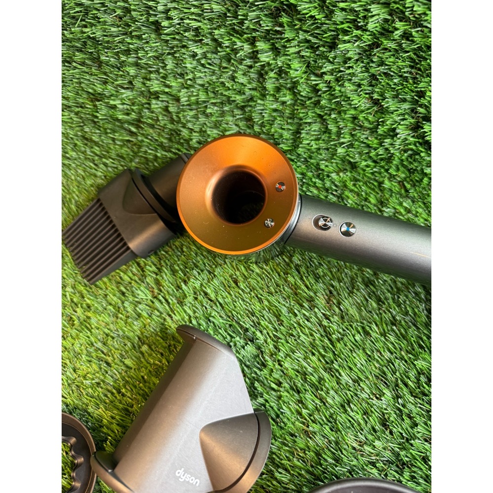 Dyson Supersonic Hair Dryer Iron Copper HD07 with 5 Magnetic Attachments - Picture 6 of 10